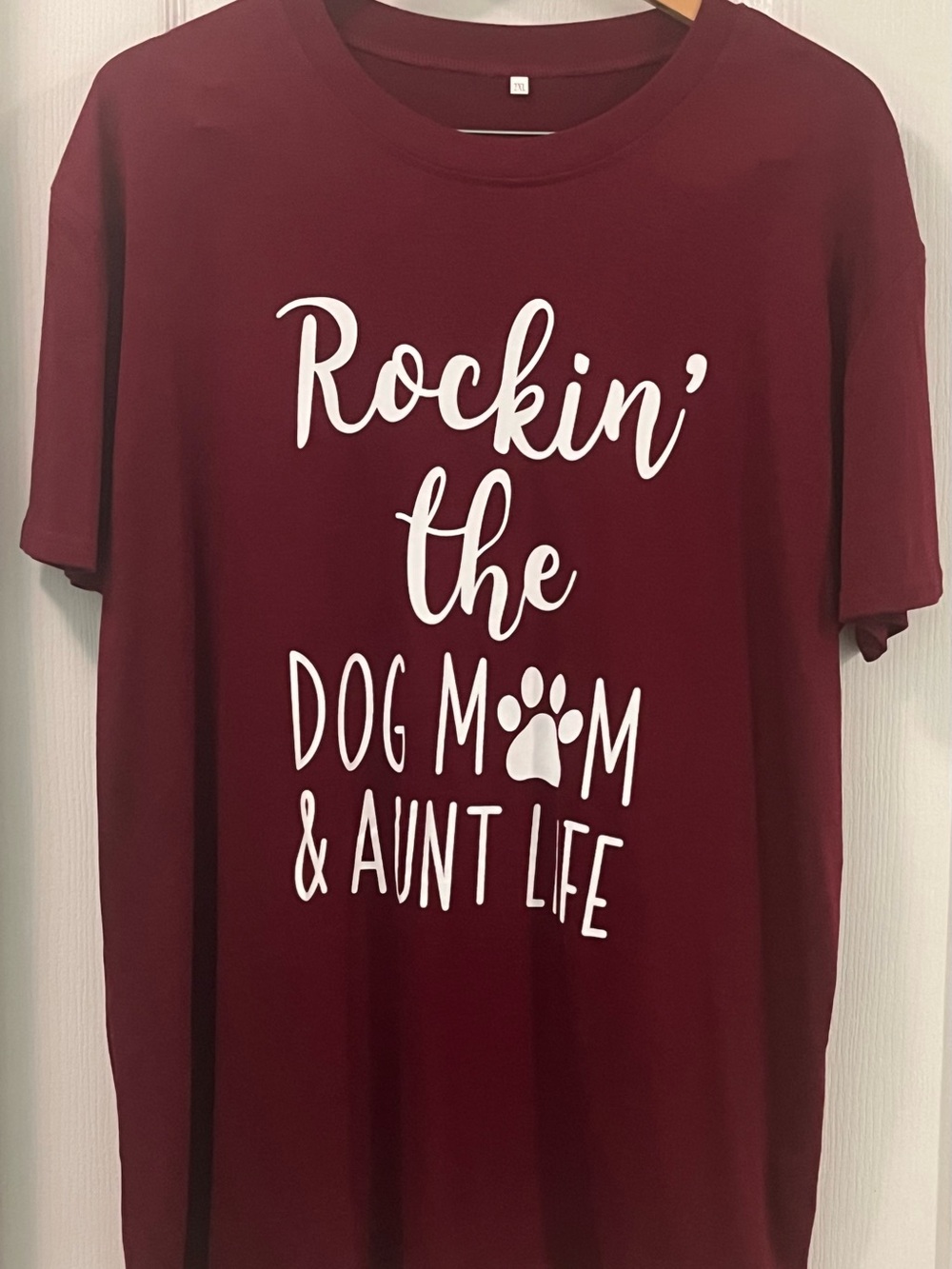 Plus Size 2XL Rockin’ the Dog Mom & Aunt Life Maroon Graphic Tee. NWOT